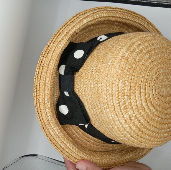 Yellow Rafia Straw hat with black ribbon and white dots print - Picture 4 of 6
